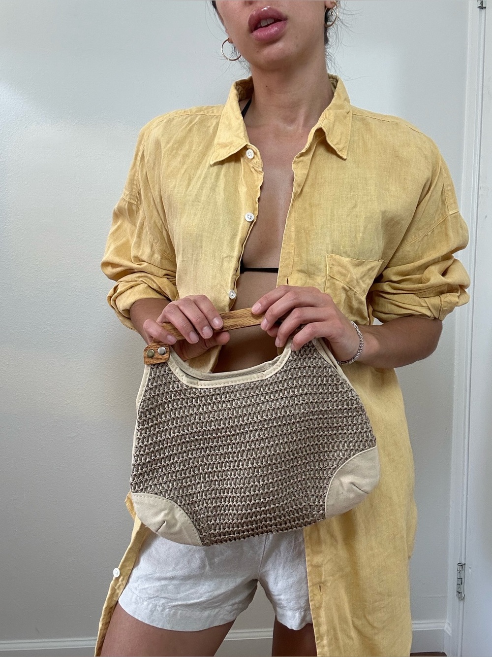 Vintage 70's Biege Raffia Woven Fabric Combo Wooden Top Handle Small Hand Bag - Picture 2 of 13